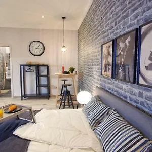 https://frank-kiss-apartments.primorje-gorskikotar.com